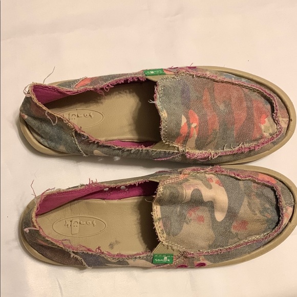 Sanuk Women’s Multicolor Slip-On Beach Loafers - Picture 4 of 9